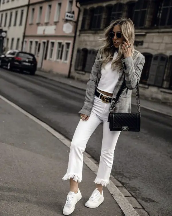 40 Ways to Wear Sneakers with Work Outfits - Greenorc